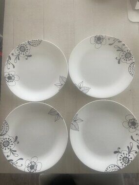 CORNING CORELLE FLORAL NOIR DINNER PLATES SET OF 4 PREOWNED